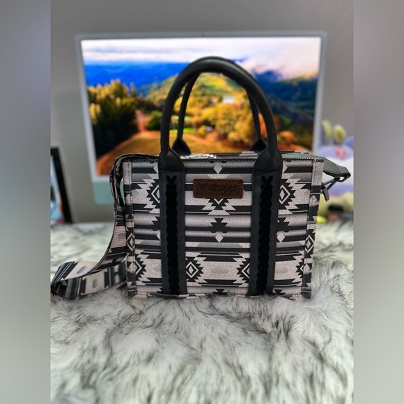 Wrangler Southwestern Dual Sided Print
Canvas Tote/Crossbody Bag - Picture 1 of 5